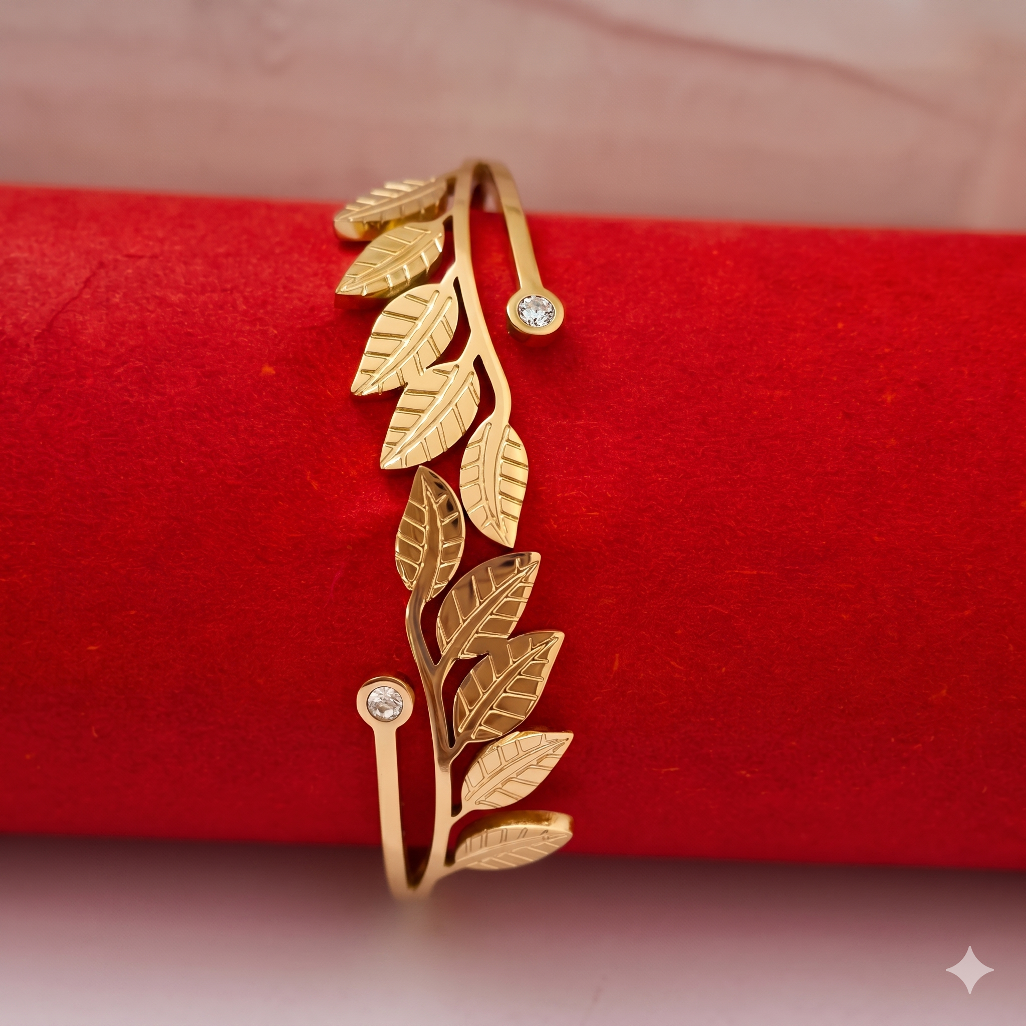 Golden Leaf Luxe Anti-Tarnish Openable Bracelet