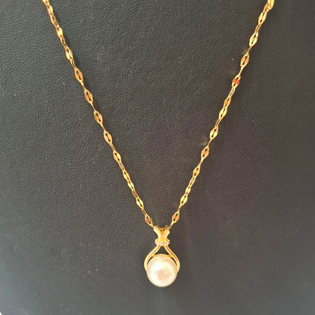 Minimal Pearl Glow Necklace & Stud Earrings Set