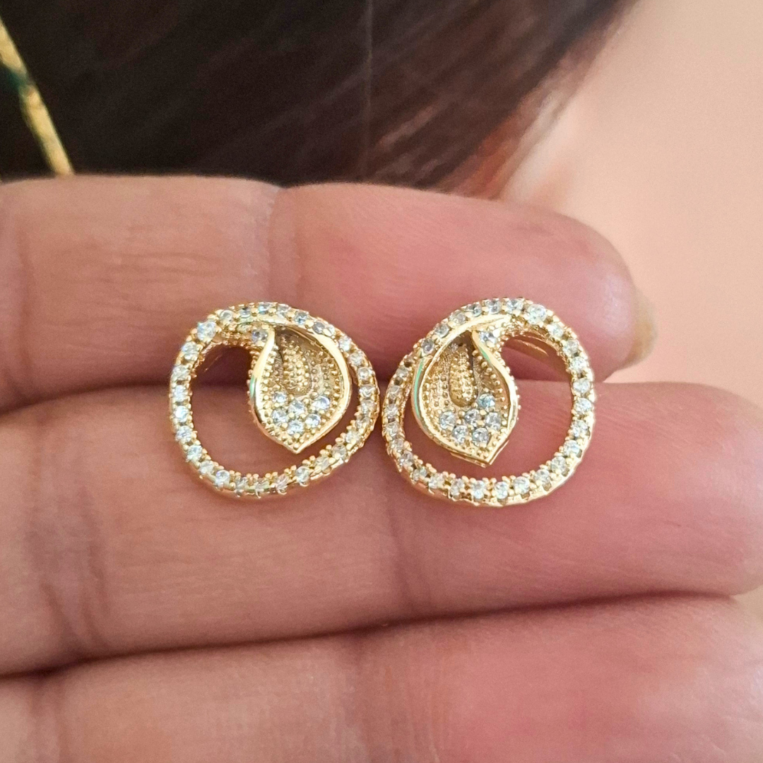 Luxe Halo Leaf Stud Earrings (Anti-Tarnish | Xuping)