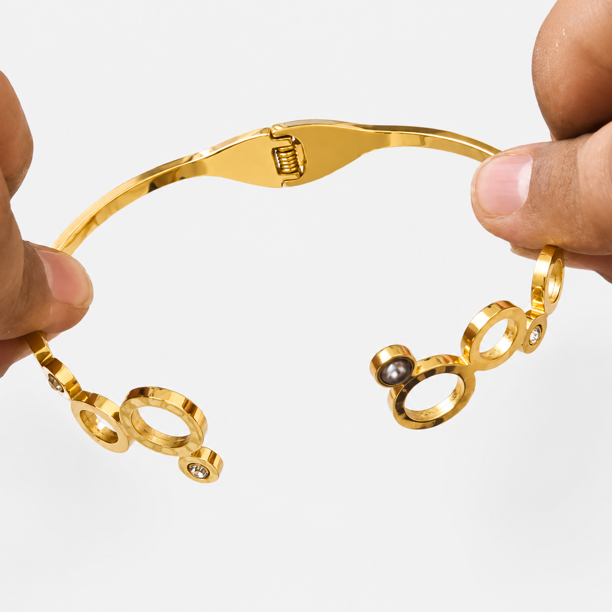 Celestia Circle Anti-Tarnish Bracelet – Gold Stainless Steel Kada