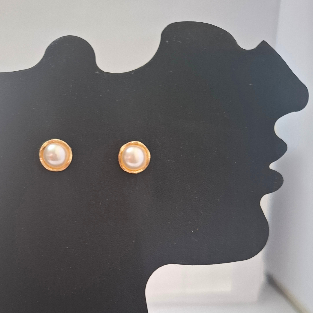 Minimal Pearl Glow Necklace & Stud Earrings Set