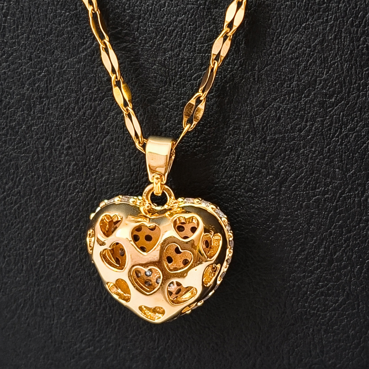 Elegant Gold-Toned Heart Crystal Pendant Necklace