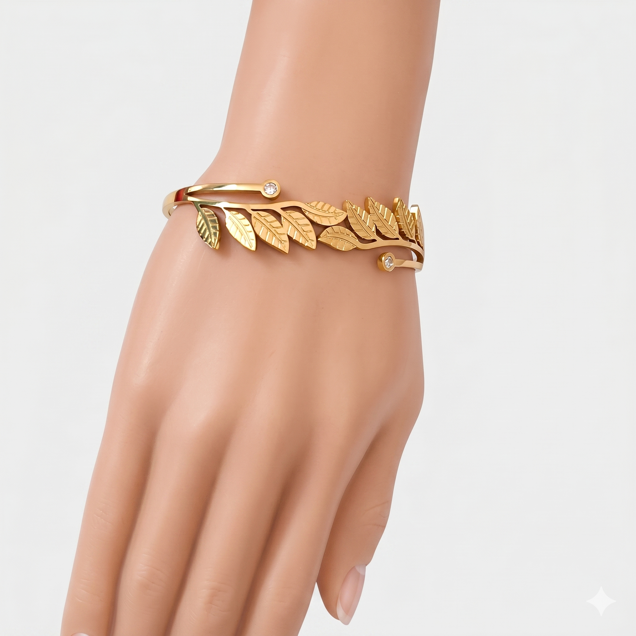 Golden Leaf Luxe Anti-Tarnish Openable Bracelet